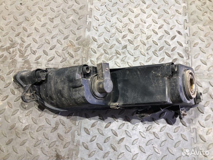 Фара противотуманная правая