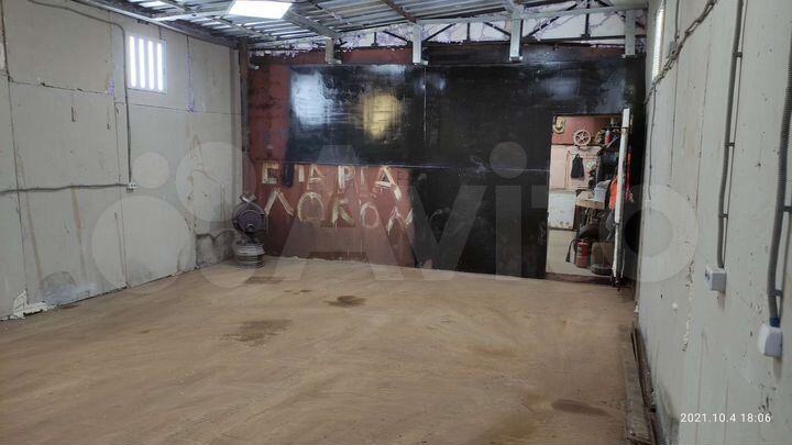 Гараж, > 30 м²