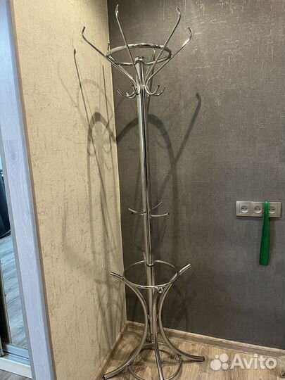 Вешалка для одежды напольная