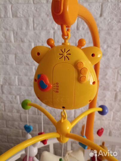 Музыкальный мобиль в кроватку