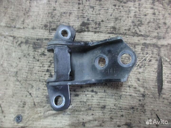 Петля двери передней левой нижняя Mazda 6 (GH) 200