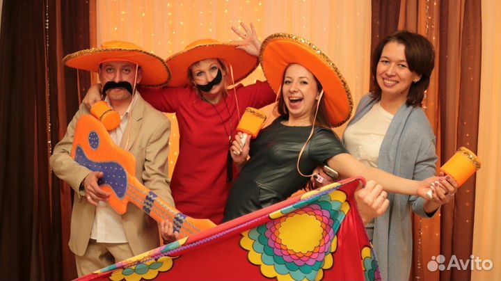 Поющая ведущая(тамада). Прокат костюмов