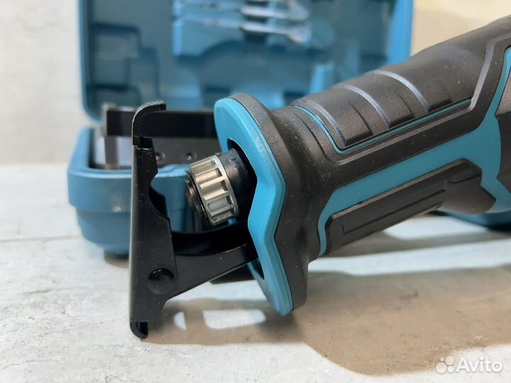 Сабельная пила makita djr 187