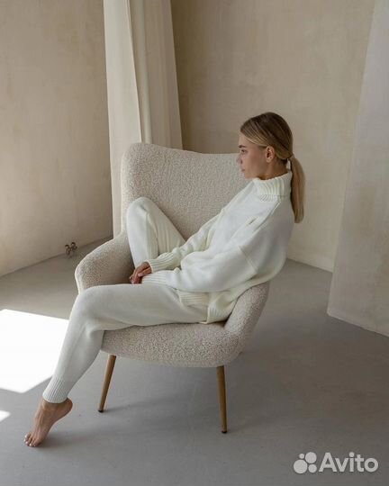 Вязаный костюм женский