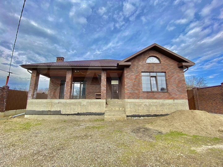 Дом 415,6 м² на участке 8 сот.