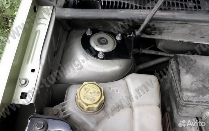 Упор капота Ford Fusion (2002-2012)