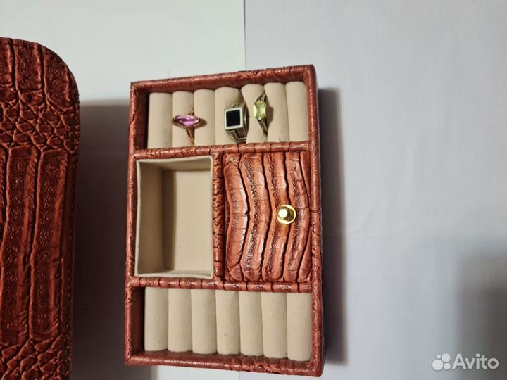 Шкатулка для ювелирных украшений