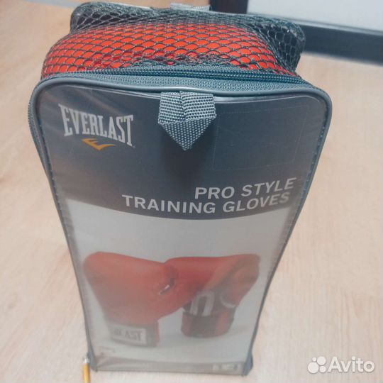 Боксерские перчатки everlast 14 oz