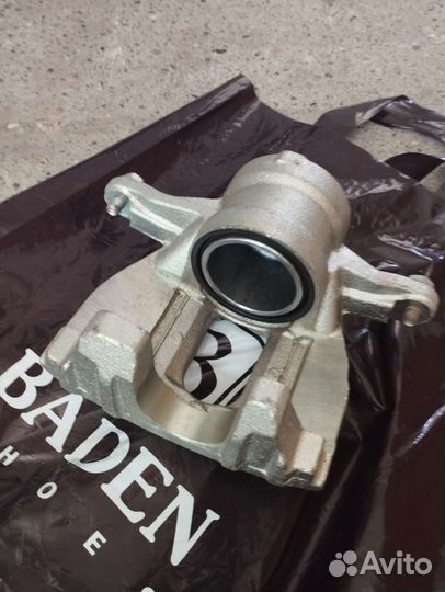 Передний тормозной суппорт тойота авенсис