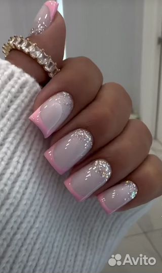 Маникюр/педикюр/наращивание ногтей