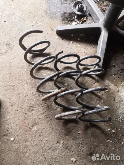 Пружины перед Ларгус