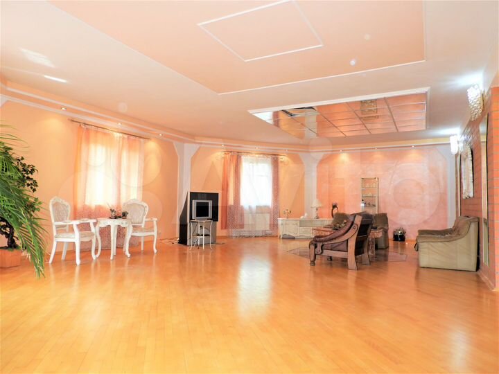 Коттедж 600 м² на участке 90 сот.