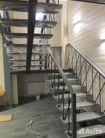 Лестница металлический каркас