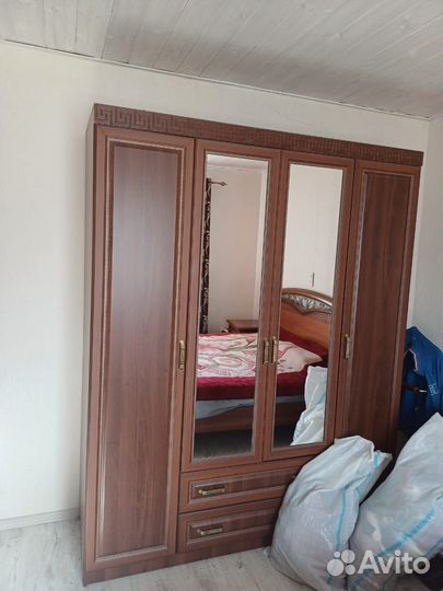 Шкаф 4х створчатый с зеркалом