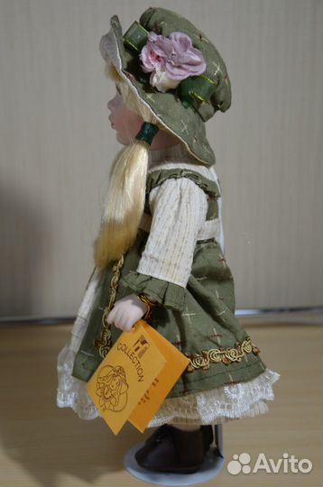 Кукла фарфоровая 30см