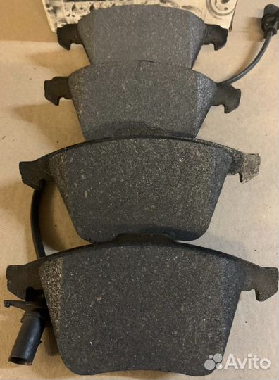 Колодки тормозныепередние audi A4,A6,A8 8E0698151C