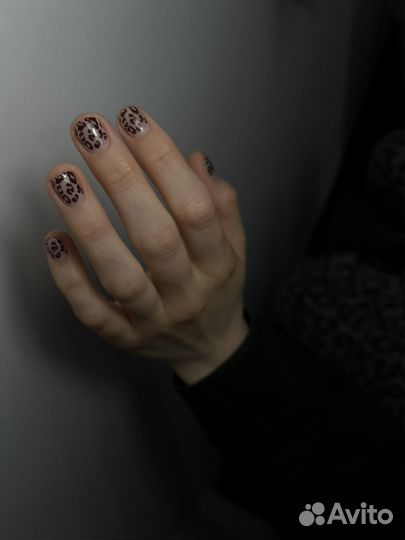 Модель на маникюр с покрытием