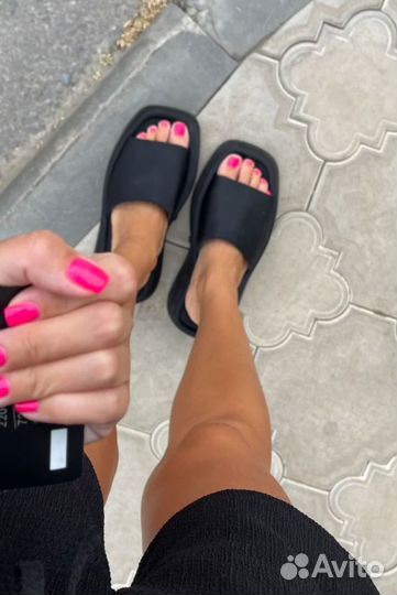 Шлепки на платформе