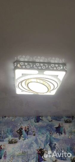 Светильник потолочный