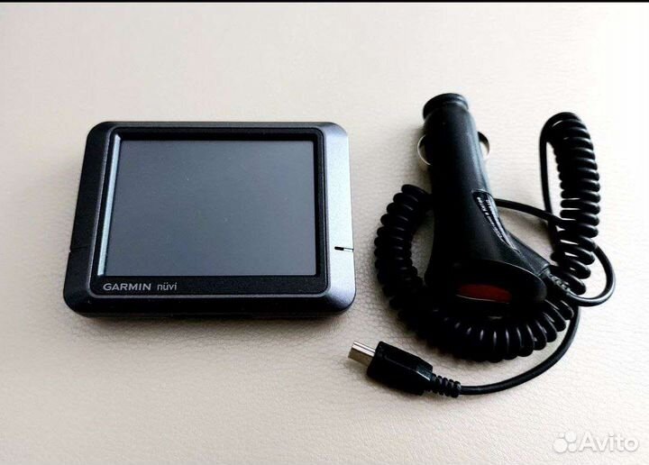 Навигатор Garmin Nuvi 215 и Mio DigiWalker C220