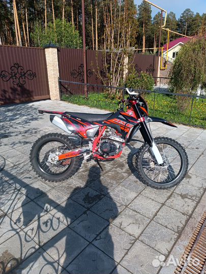 Мотоцикл BSE Z10