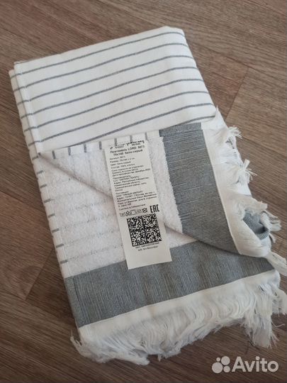 Полотенца Aisha новые