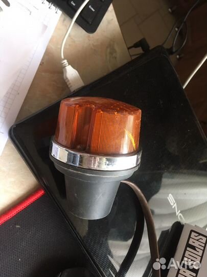 Поворотник, катафот Ява