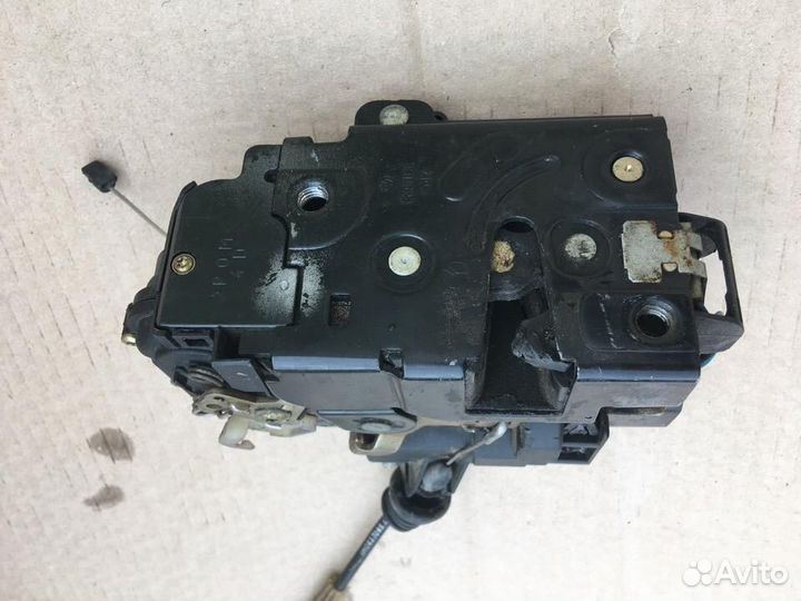 Замок двери передней правой Сеат Толедо 2