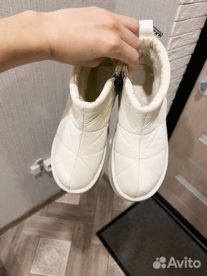 Дутики женские зимние