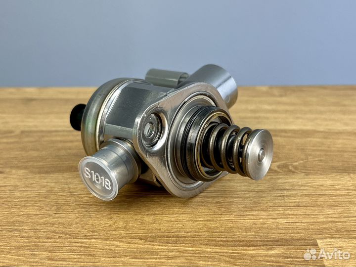 Топливный насос тнвд VAG 06H127025N Lucas