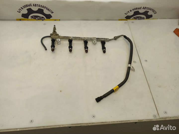 Топливная рампа с форсунками Cevrolet Lanos 1,5 8к