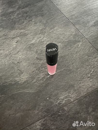 Матовая помада Nouba