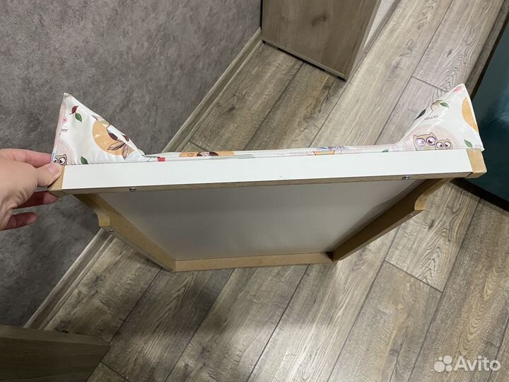 Пеленальная доска на кроватку