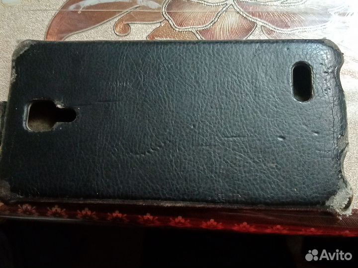 Чехлы на телефон