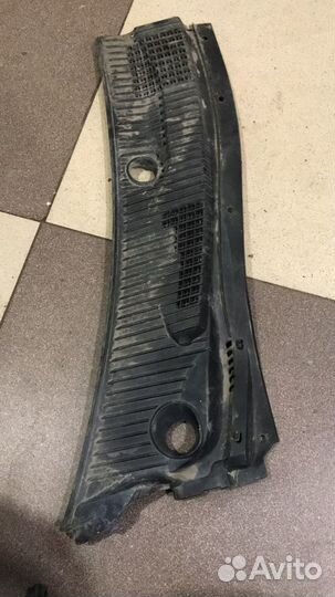 Решетка под лобовое стекло Toyota Nadia SXN10