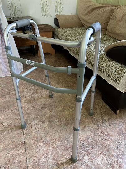 Ходунки для взрослых инвалидов