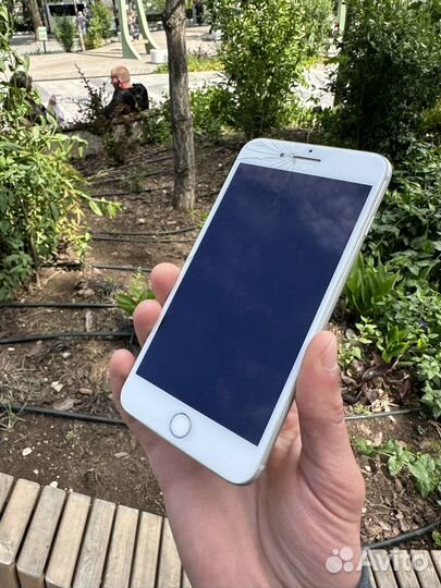 iPhone 8 Plus, 64 ГБ