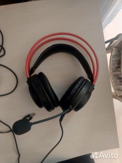 Проводные наушники