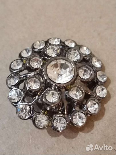 Брошь - пуговица