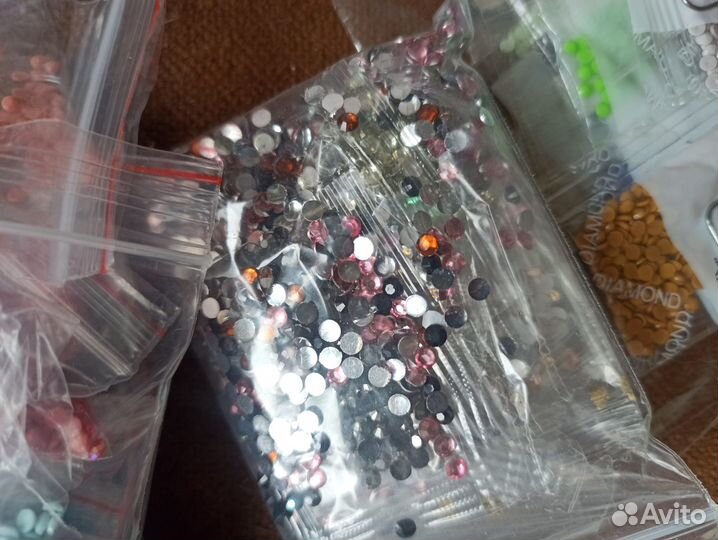 36-Стразы для алмазной мозаики