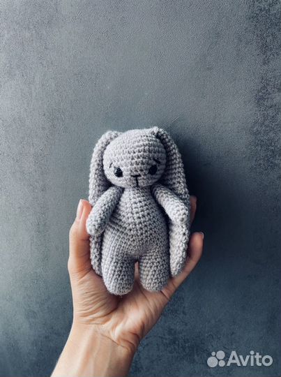 Вязаный Заяц ручной работы