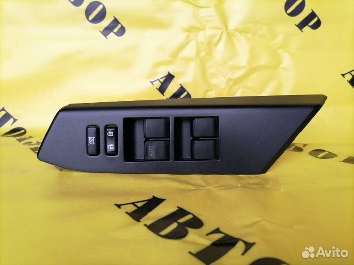 Блок управления стеклоподъемниками Toyota Rav4 40