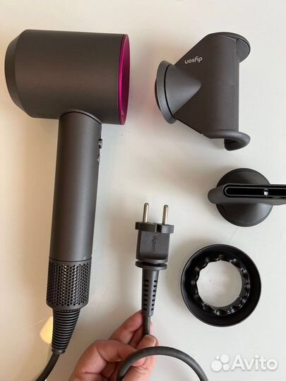 Фен Dyson supersonic