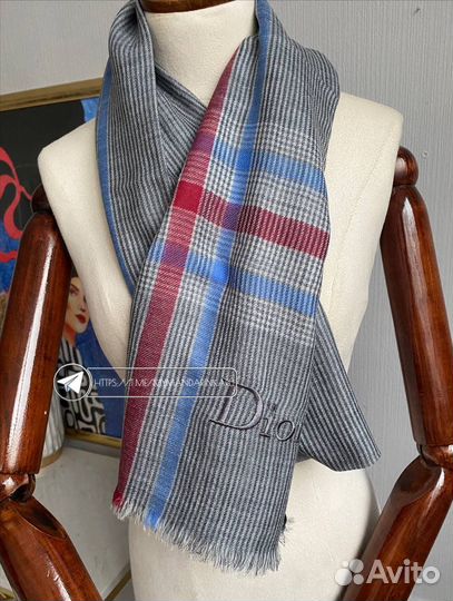 Шапф Dior в коробке