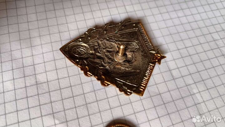 Знаки,значки,звезды,запонки,пуговицы СССР