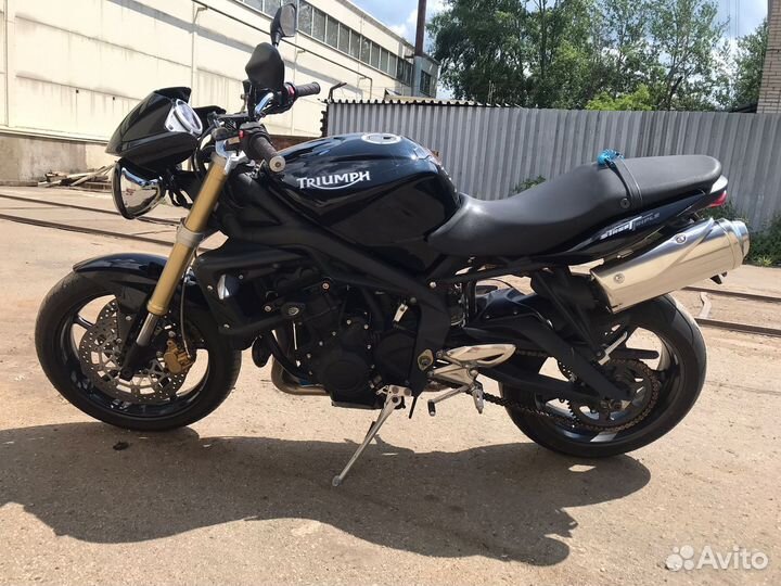 Мотоцикл Triumph Street Triple