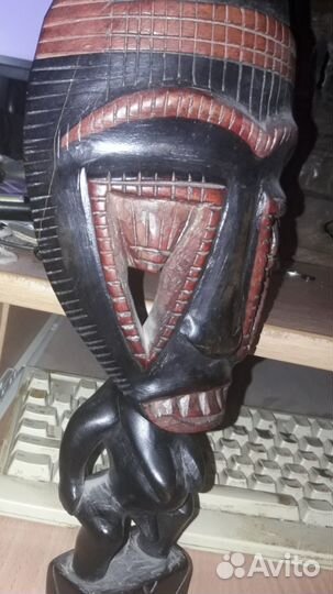 Африканская статуэтка