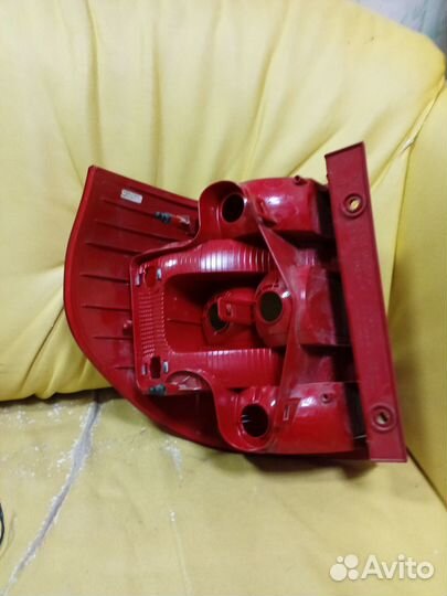 Фонарь задний правый шкода йети