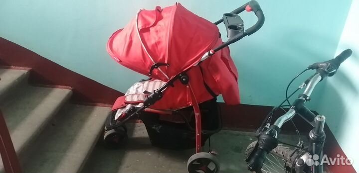 Прогулочная коляска