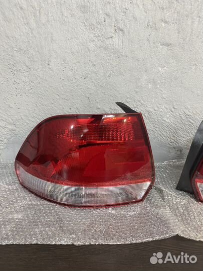 Volkswagen Polo 5 правый левый фонарь
